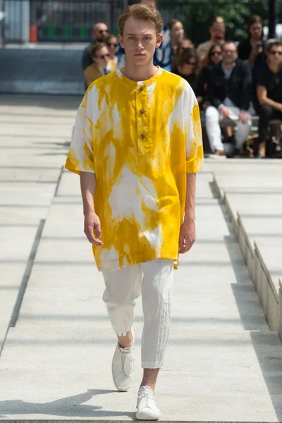 Look 25